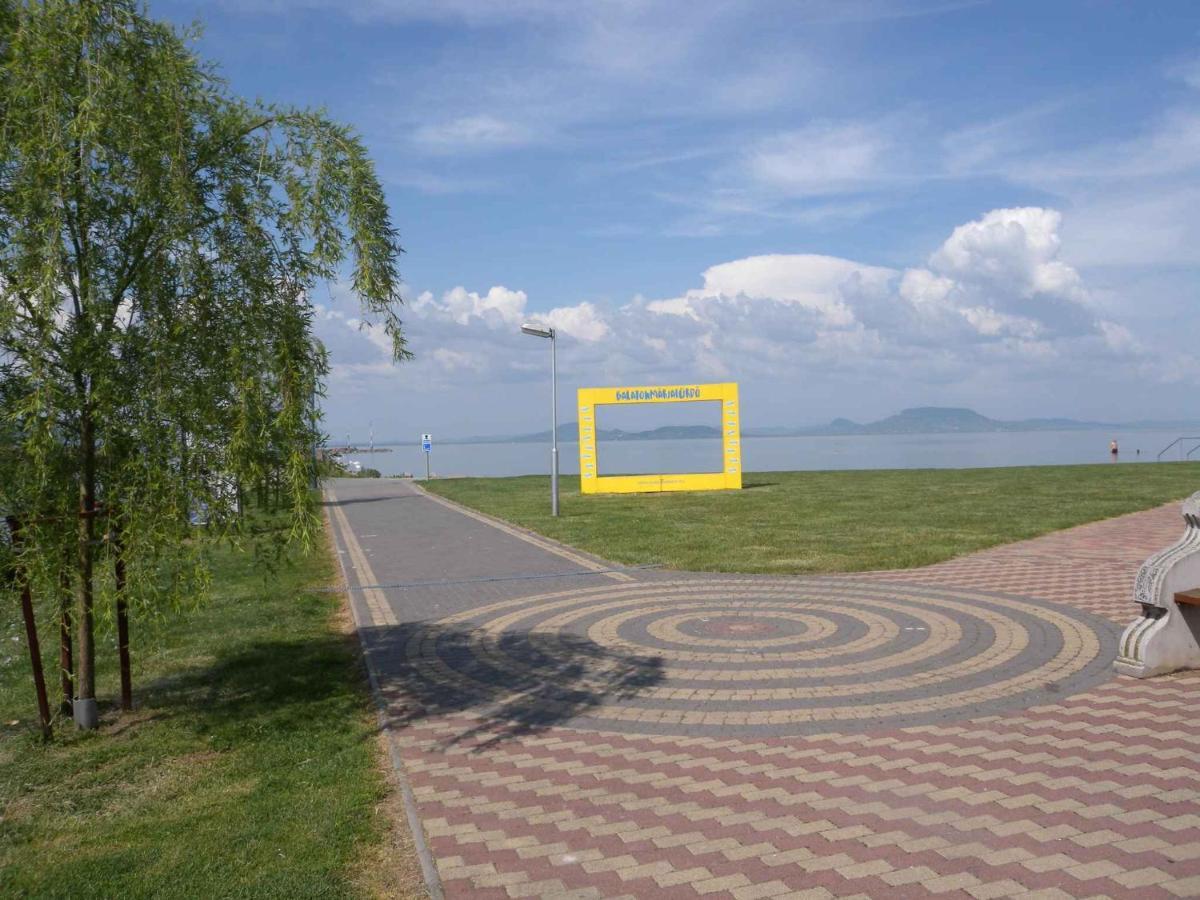 Apartment In Balatonmariafuerdo 19249 Balatonkeresztúr Exterior foto